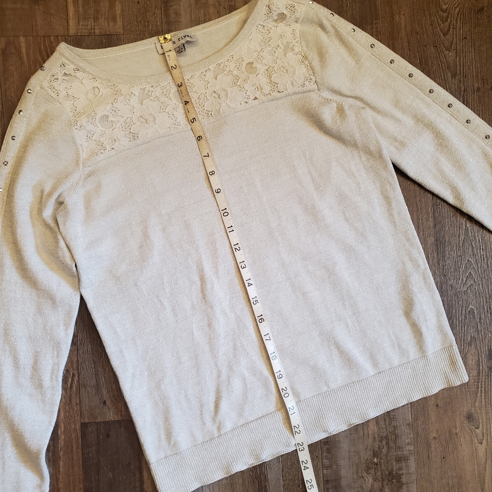 Black Rivet sweater - Picture 5 of 9